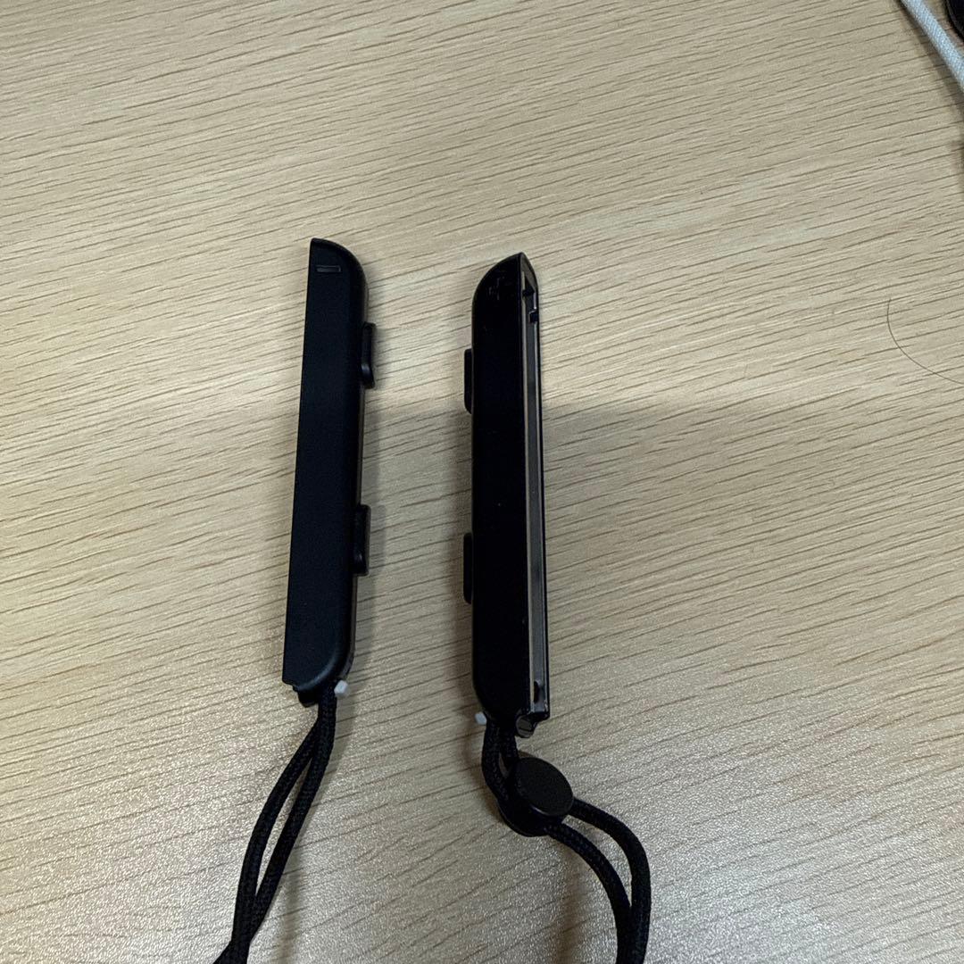 Nintendo Switch 本体 グレー　ドック、グリップ、ストラップ