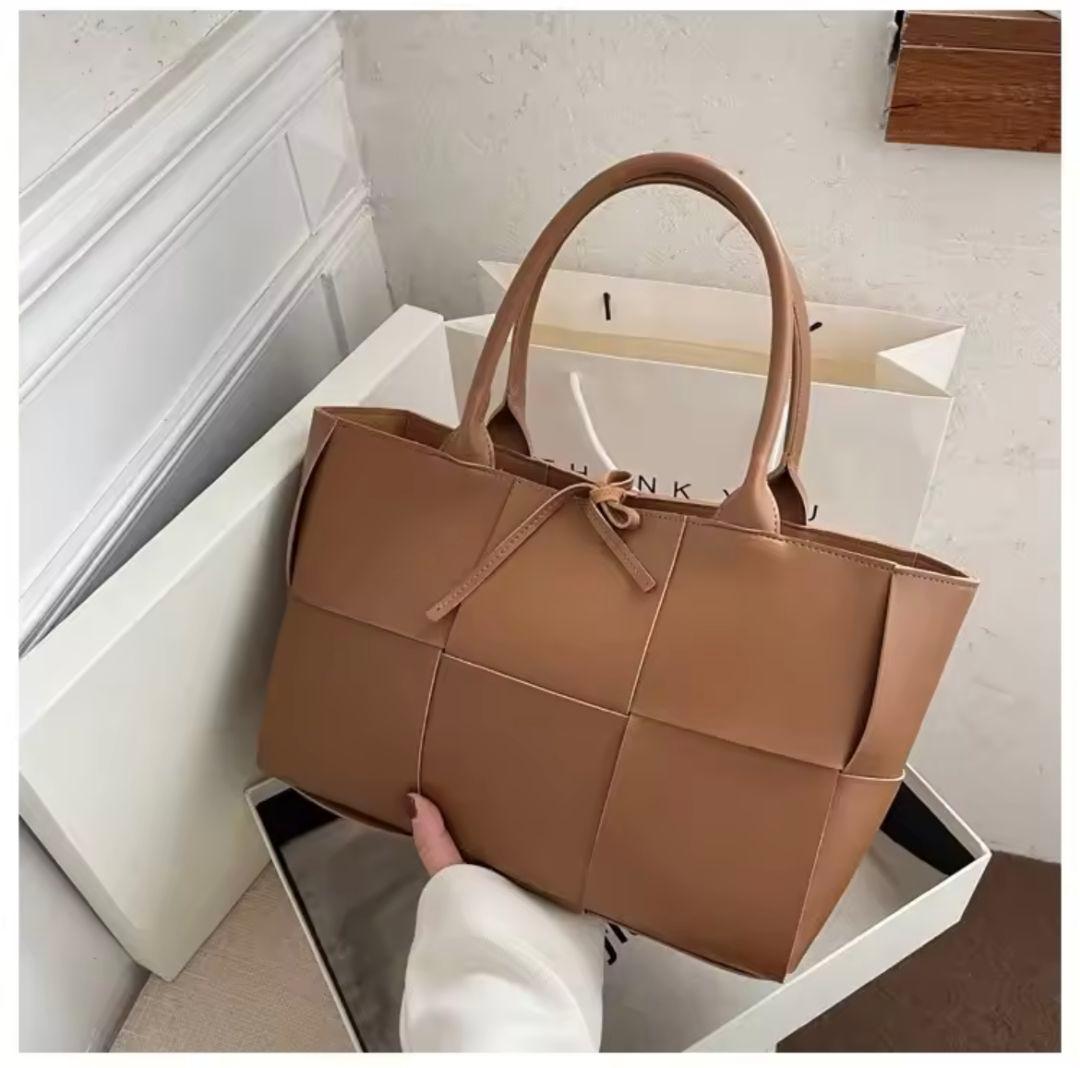 ☆瀬名☆　　大人気デザインレザートートバッグ　ブラウン