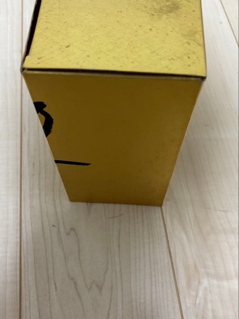 Suntory Whisky 金色パッケージ