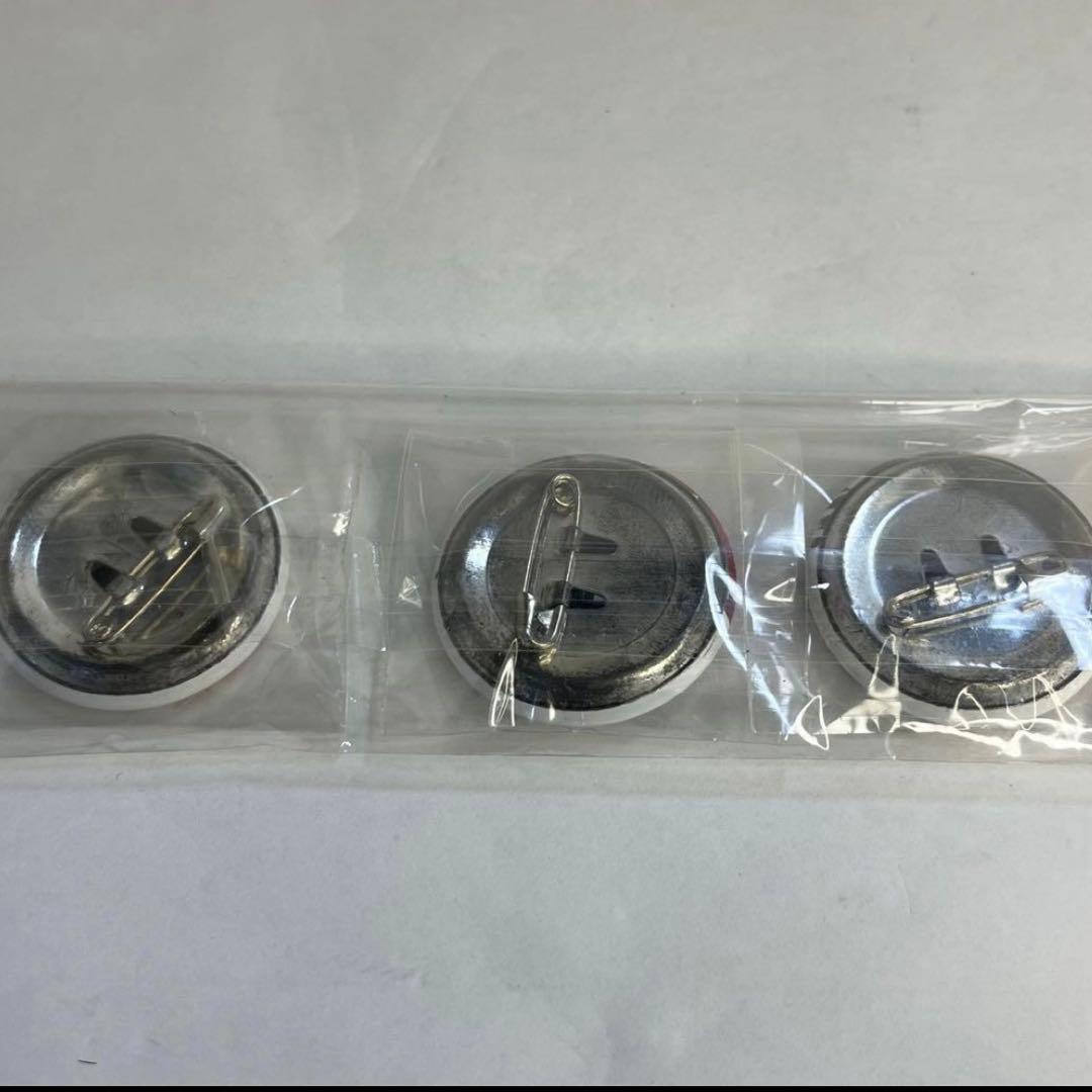 激レア　ウィークリージャンプ限定缶バッジ 週間少年ジャンプ　遊戯王いちご100%