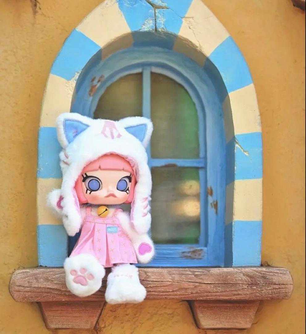 POPMART Molly Peekaboo 1/8スケール フィギュア
