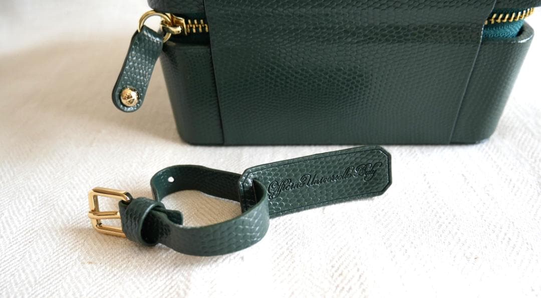 【ビュリー】「リトル トラベラーズ ビューティキット」バッグのみです。