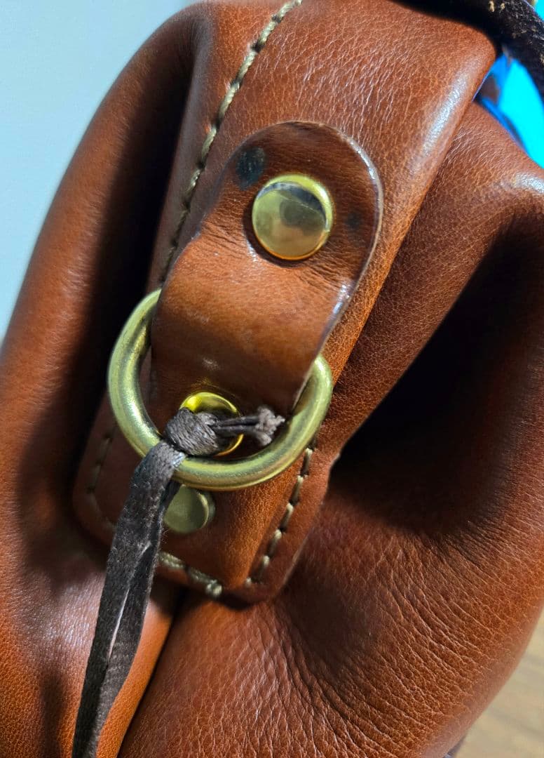 HERZ ヘルツ レザー 口枠 2wayバッグ