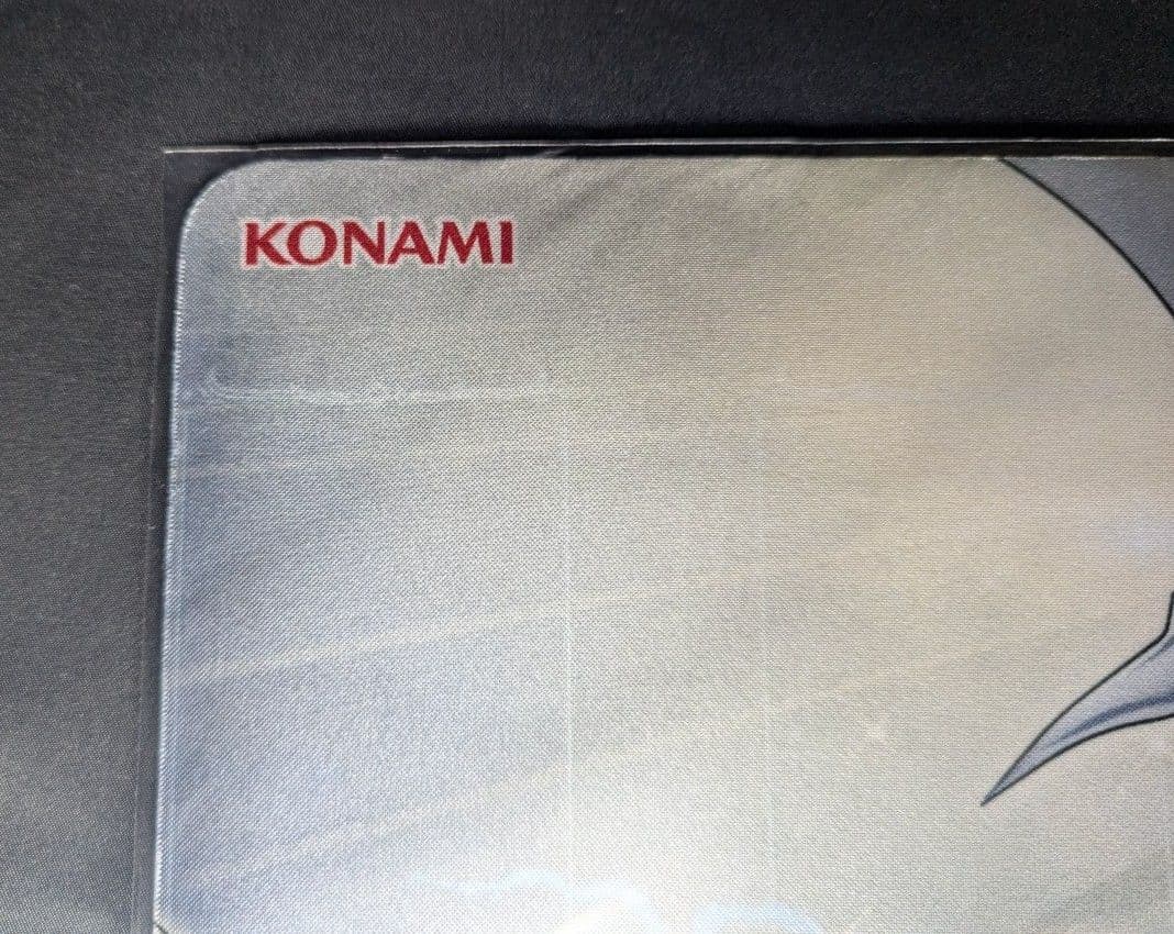 アジア版 未開封 白き龍の威光 プレイマット 遊戯王の日 青眼