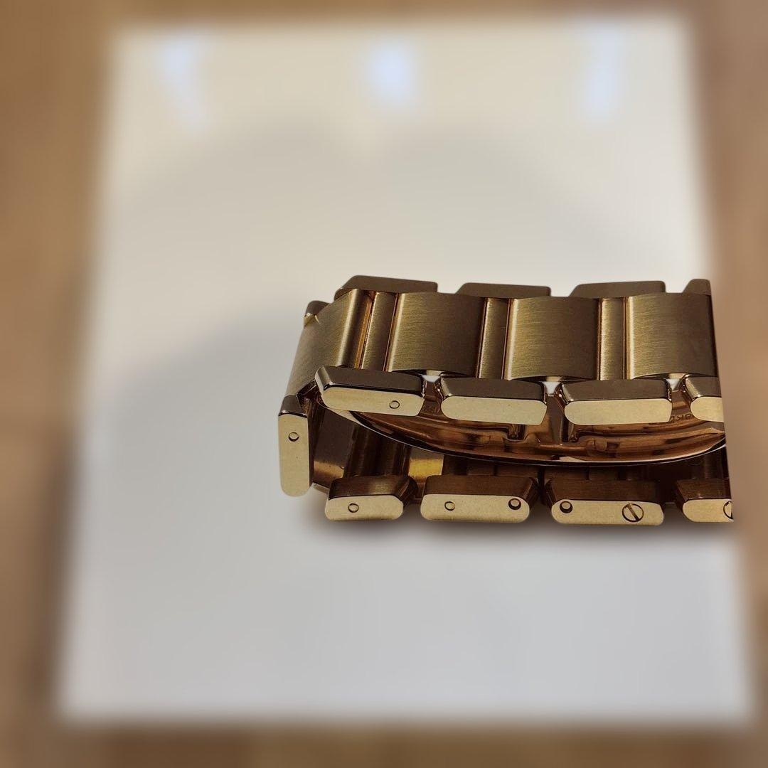 希少本｜カルティエ 伝説の時計「タンク」—歴史と魅力を網羅した名著　日本語版