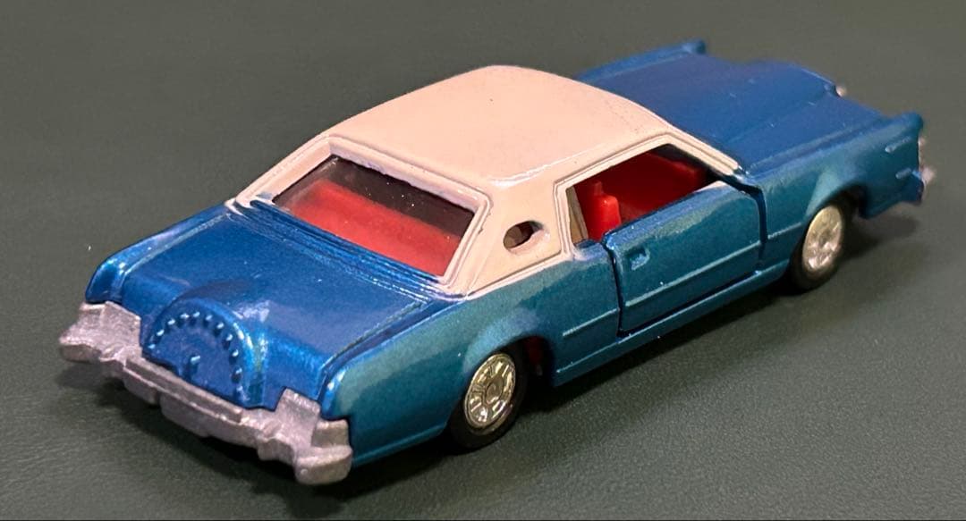 トミカ フォード コンチネンタル マークIV ブルー