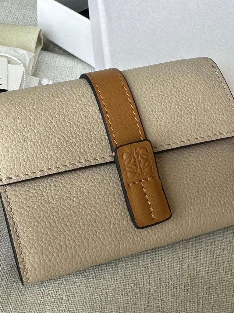 三つ折り財布 ベージュオレンジ