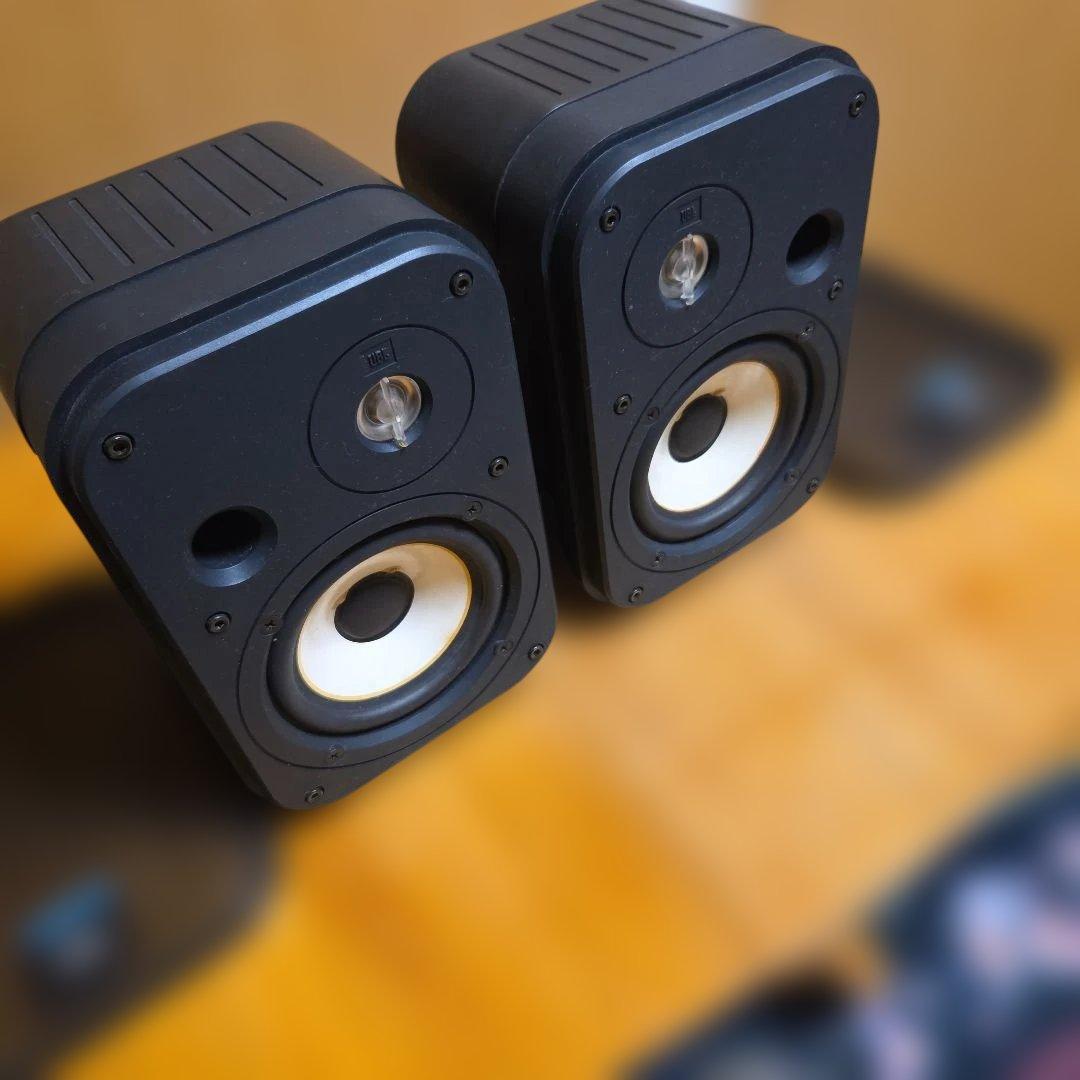 JBL Control 1 PLUS　スピーカー +MTC-201吊り金具付き