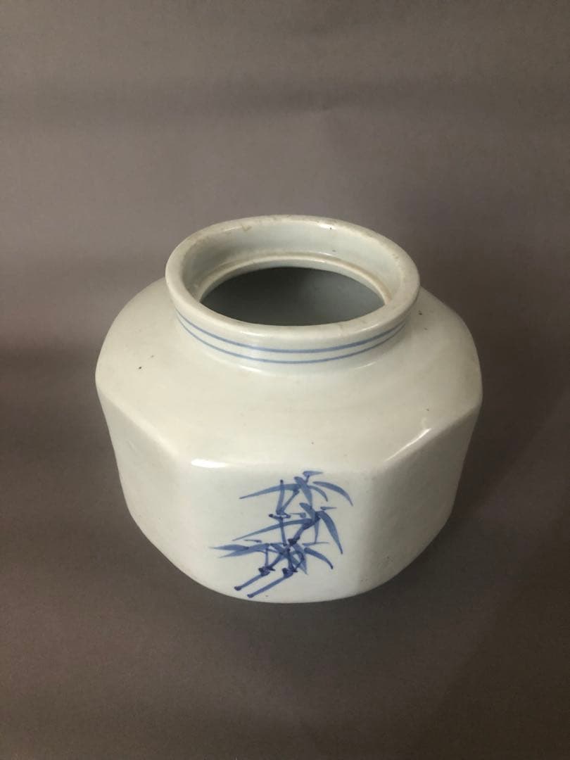 朝鮮古美術 李朝白磁 染付草文 八角面取壷