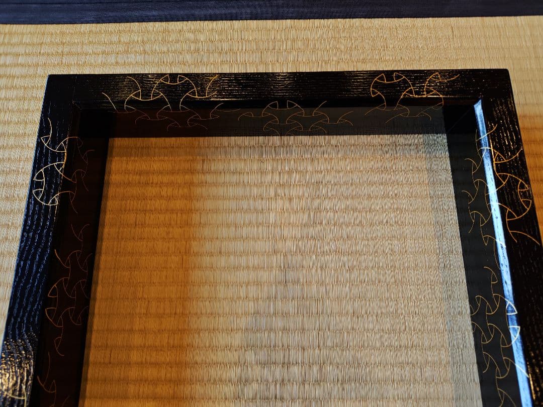 送料込【逢絢亭】茶道具 炉縁 柿合塗 独楽つなぎ蒔絵 木製 紙箱入り