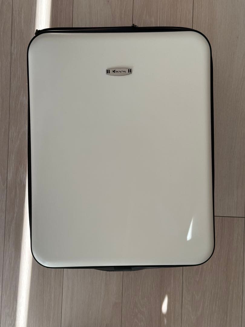 子どもが乗れる キャリーケース ホワイト×ブラック　機内持ち込み可