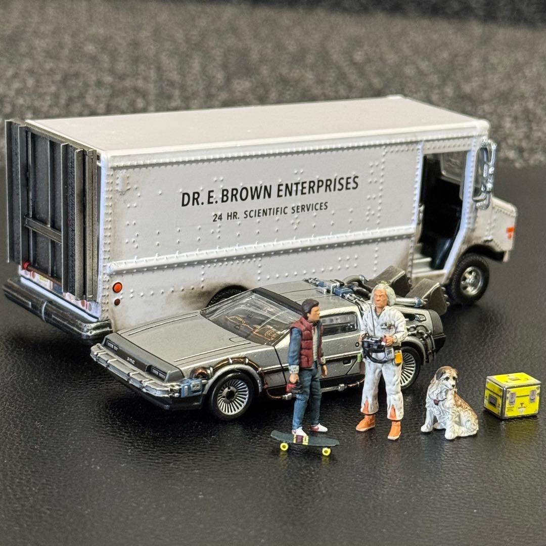 デロリアン & ドクのバン カスタム品 バックトゥザフューチャー 1/64