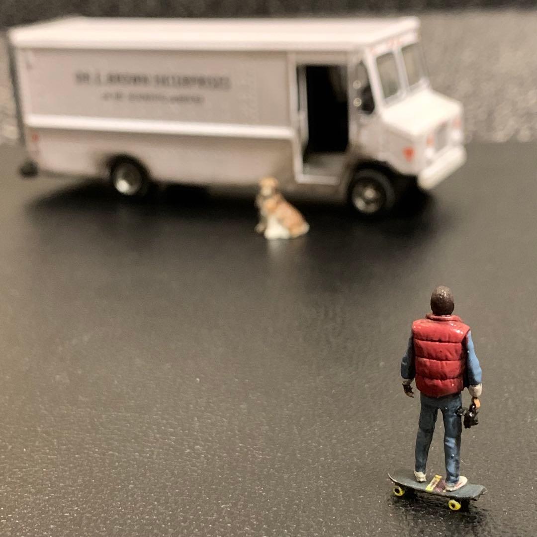 デロリアン & ドクのバン カスタム品 バックトゥザフューチャー 1/64