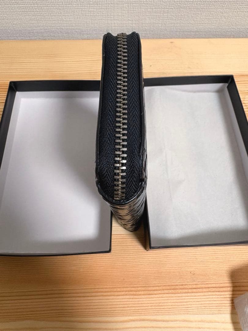 marimekkoマリメッコ ウニッコ花柄エンボス　財布 箱あり