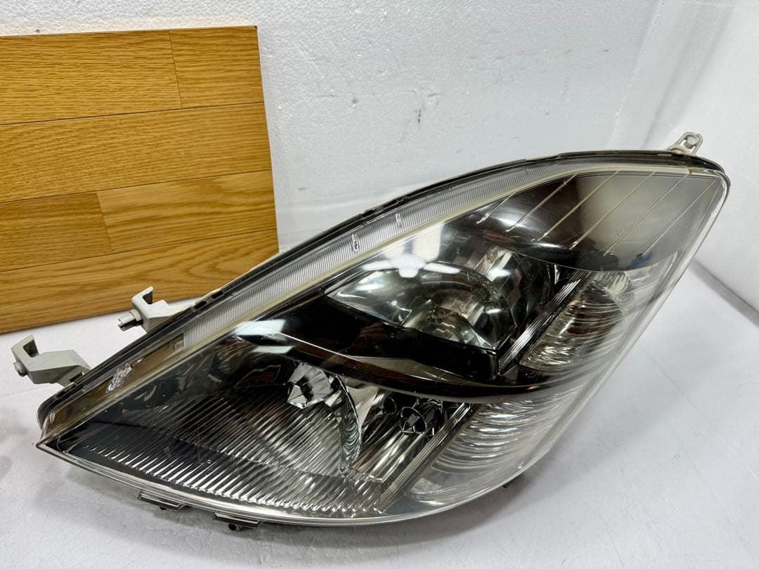 ZGM10 ANM10 トヨタ アイシス 純正 ヘッドライト HID 左右セット