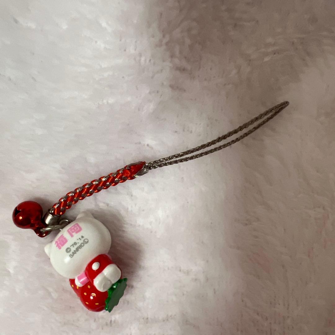 ハローキティ　福岡　博多　あまおう　いちご　根付　ご当地　ストラップ