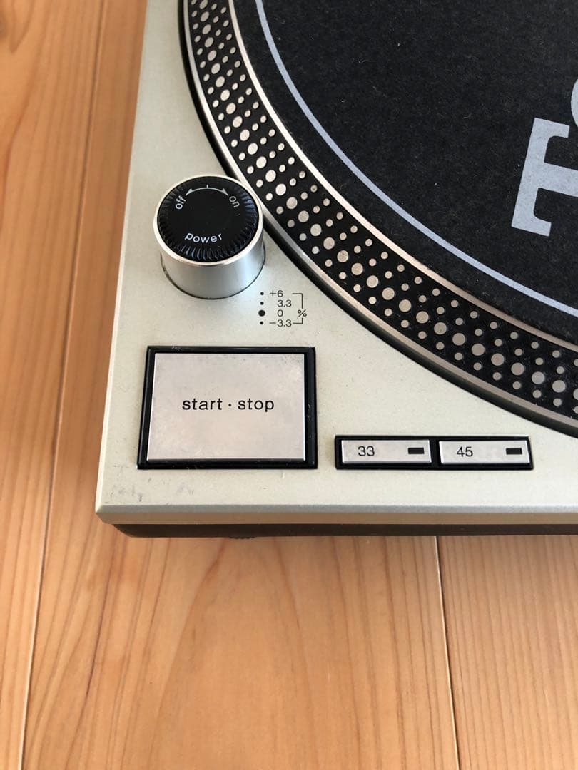 Technics SL-1200 MK-3Dターンテーブル