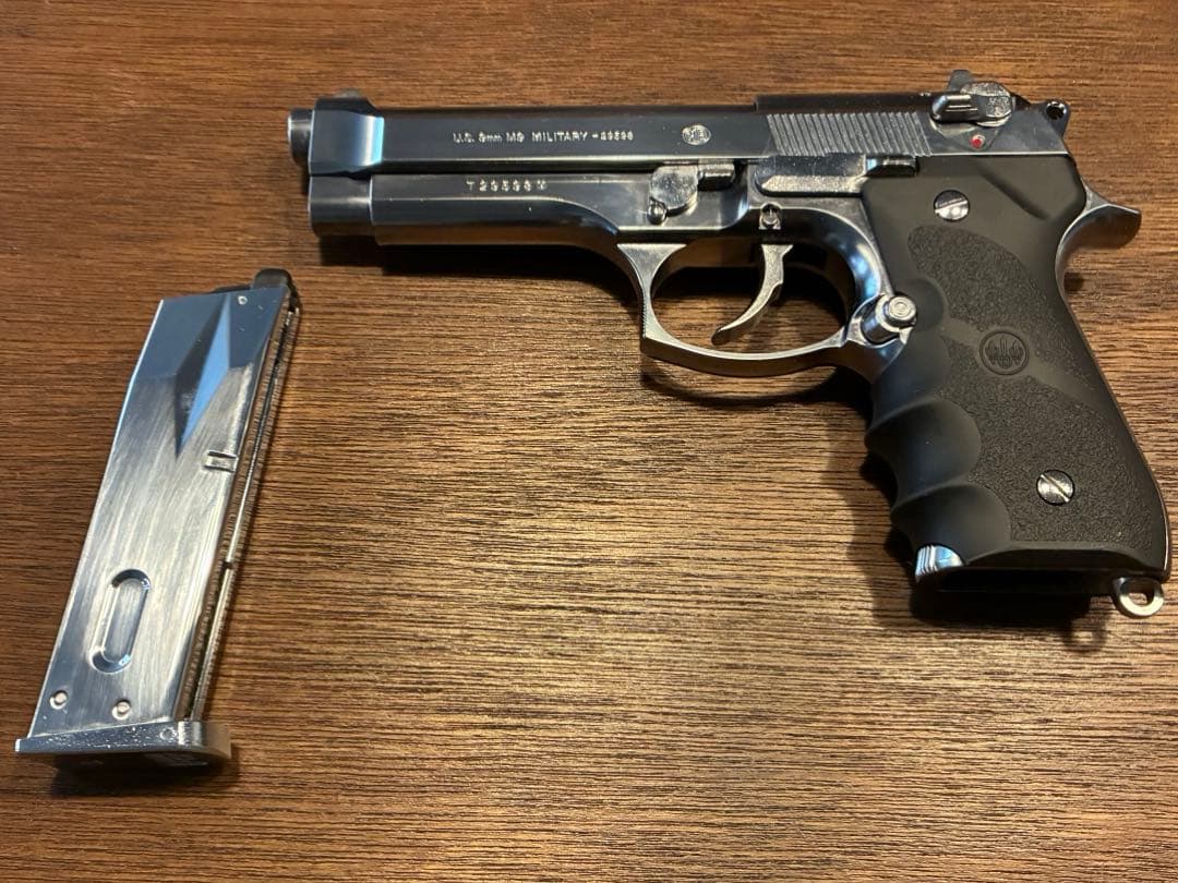 ベレッタM92F クロームステンレス