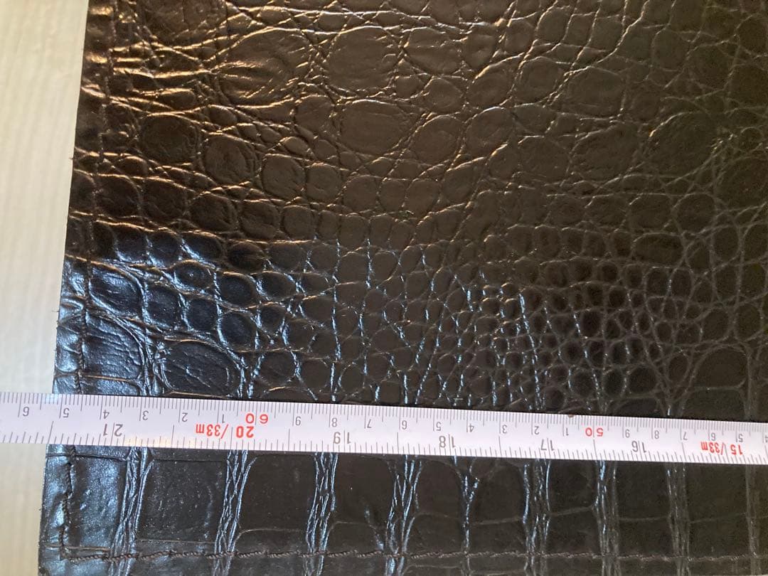 え*む様 FENDI CASA クロコダイルテクスチャ サイドテーブル