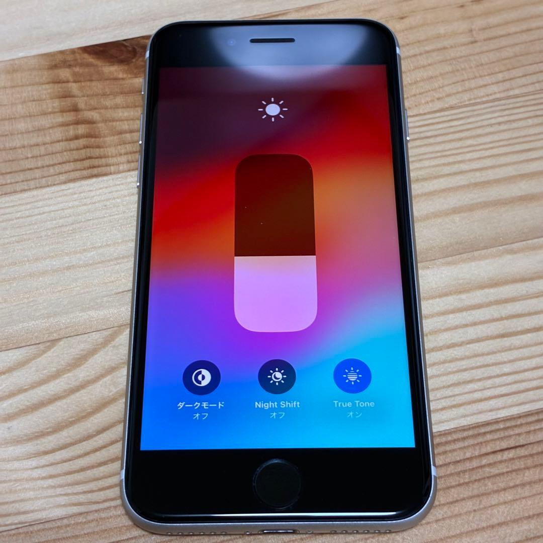 バッテリー新品　iPhoneSE第3世代64GB SIMフリー　美品