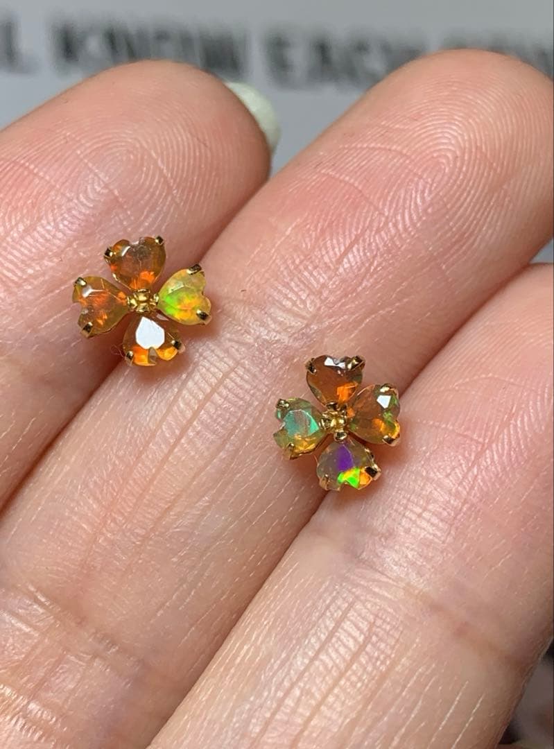 宝石質ハートシェイプカットブラウンプレシャスオパールK18スタッドピアス