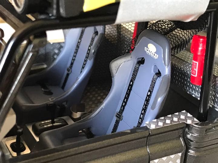 価格変更1/18 京商 ディフェンダー ムービーエディション トゥームレイダー