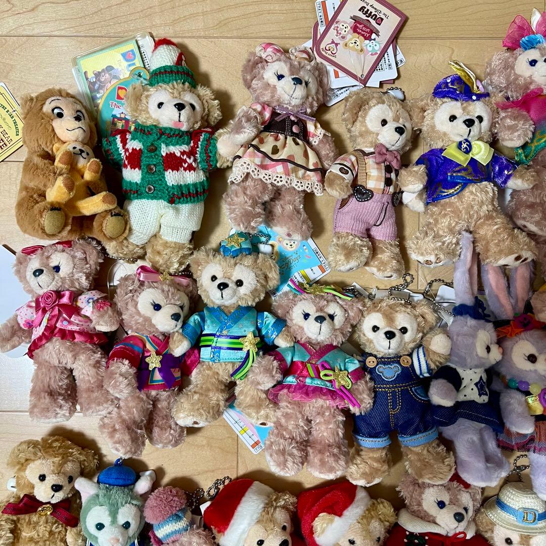 ダッフィー　シェリーメイ　ジェラトーニ　ぬいぐるみバッジ