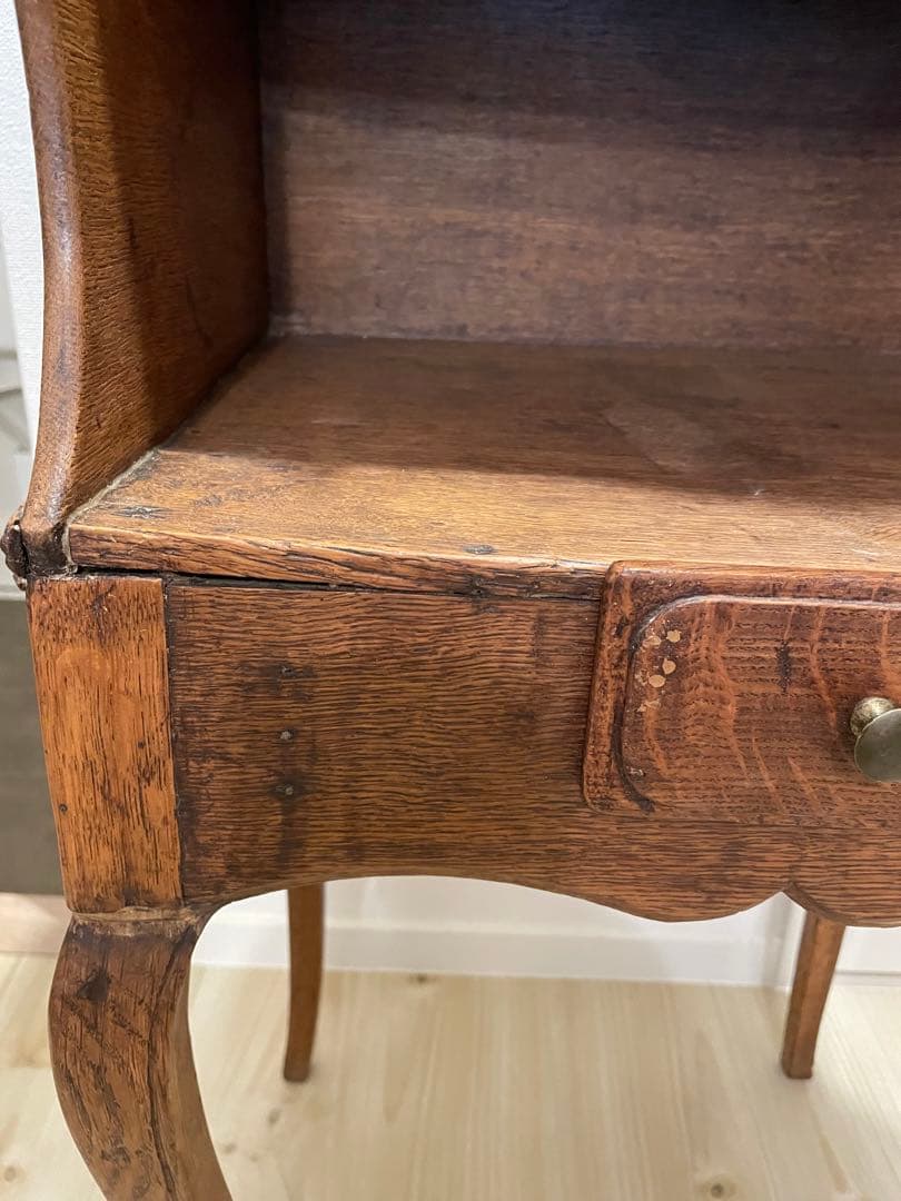 フランスアンティーク家具　フランスインテリア　アンティーク家具　サイドテーブル