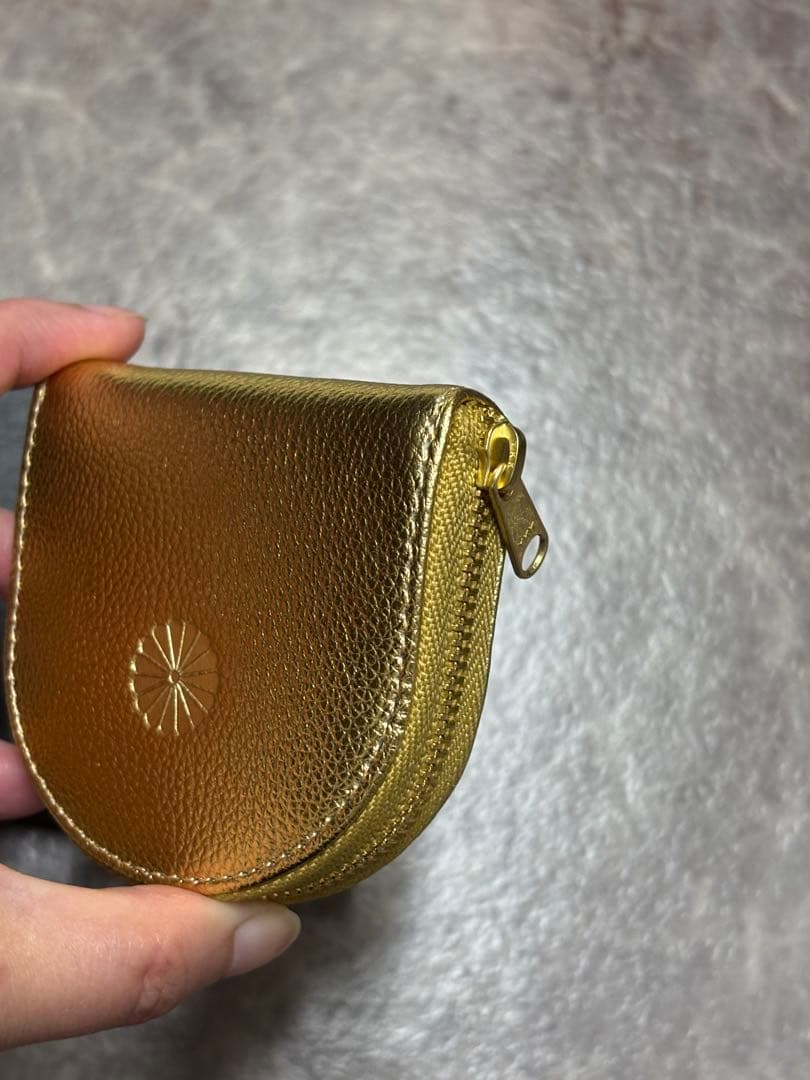 断*屋様 皇居　新品　大人気　ゴールド　ケース　菊の御紋　小銭入れ　開運