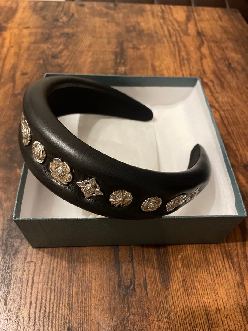 TOGA ARCHIVES カチューシャ