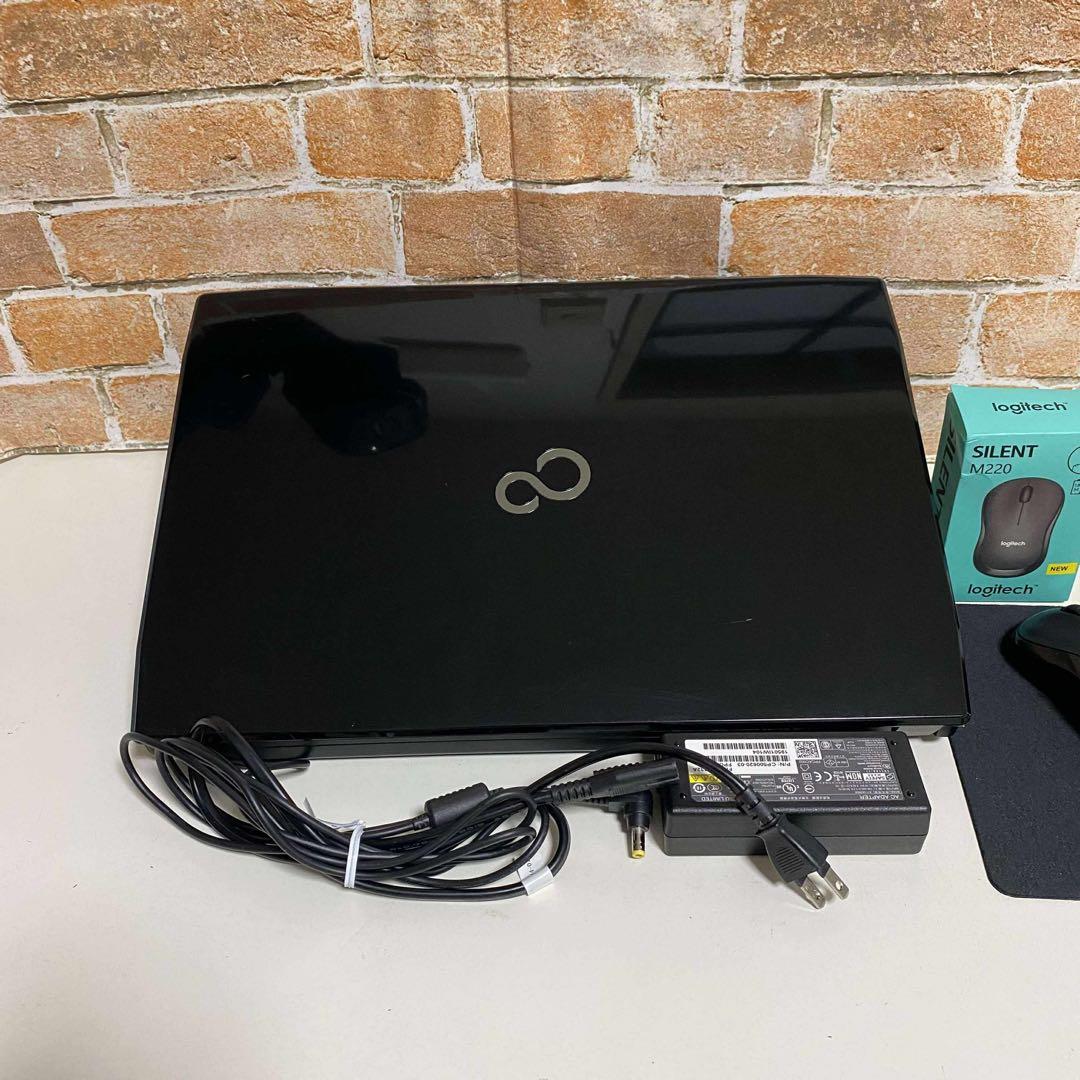 FUJITSUノート PC Corei7 SSD500GB Windows11