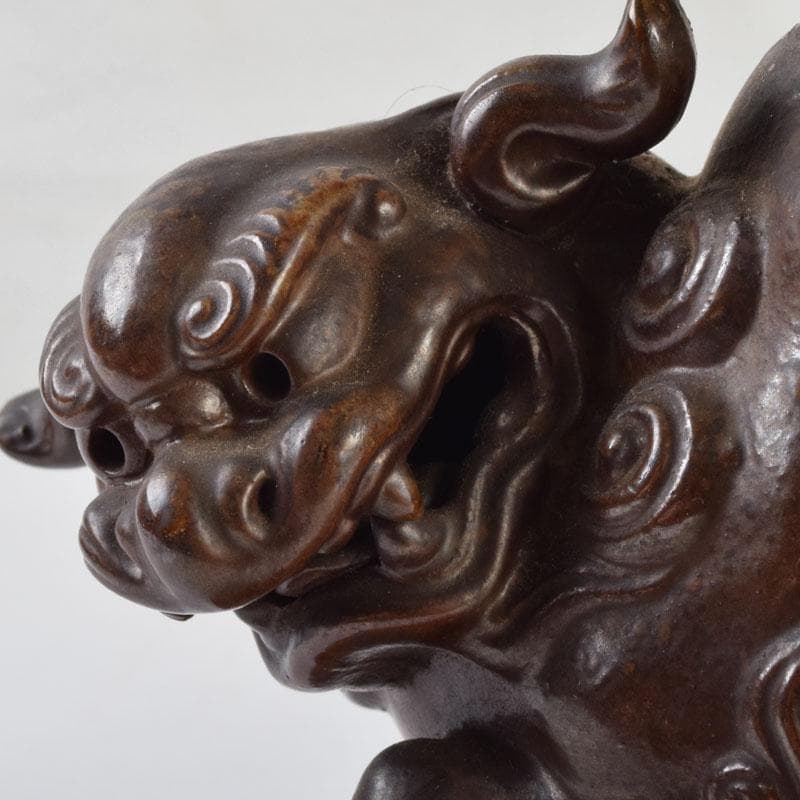 中国　紫砂　朱泥　獅子　置物　在銘　V　8929