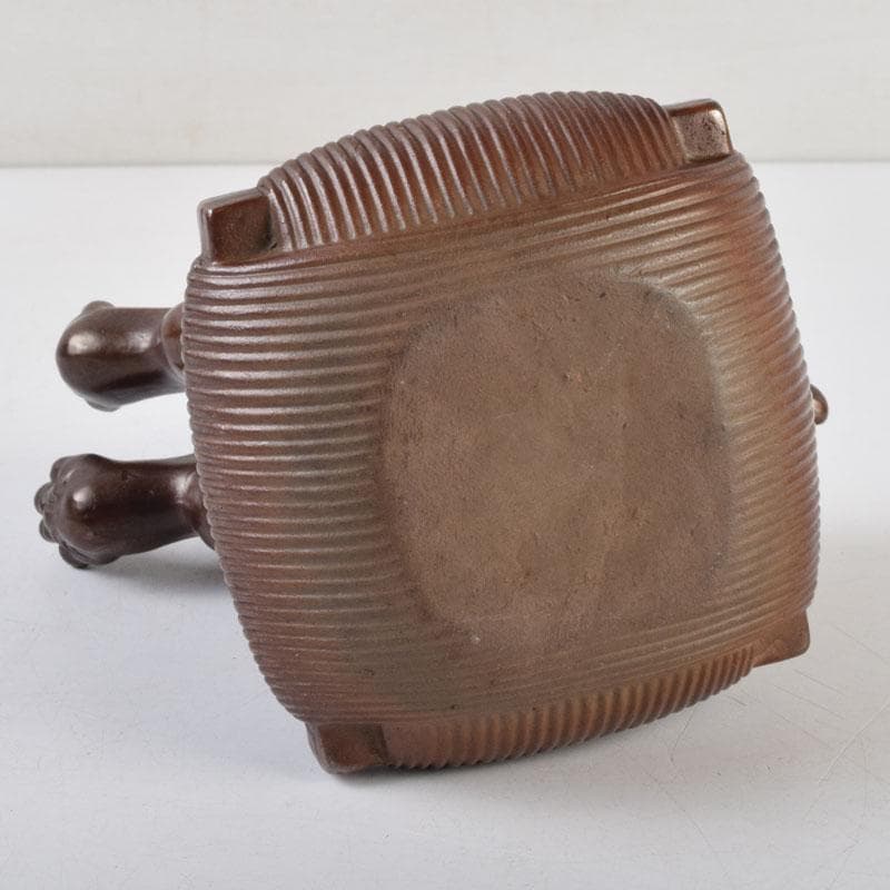 中国　紫砂　朱泥　獅子　置物　在銘　V　8929