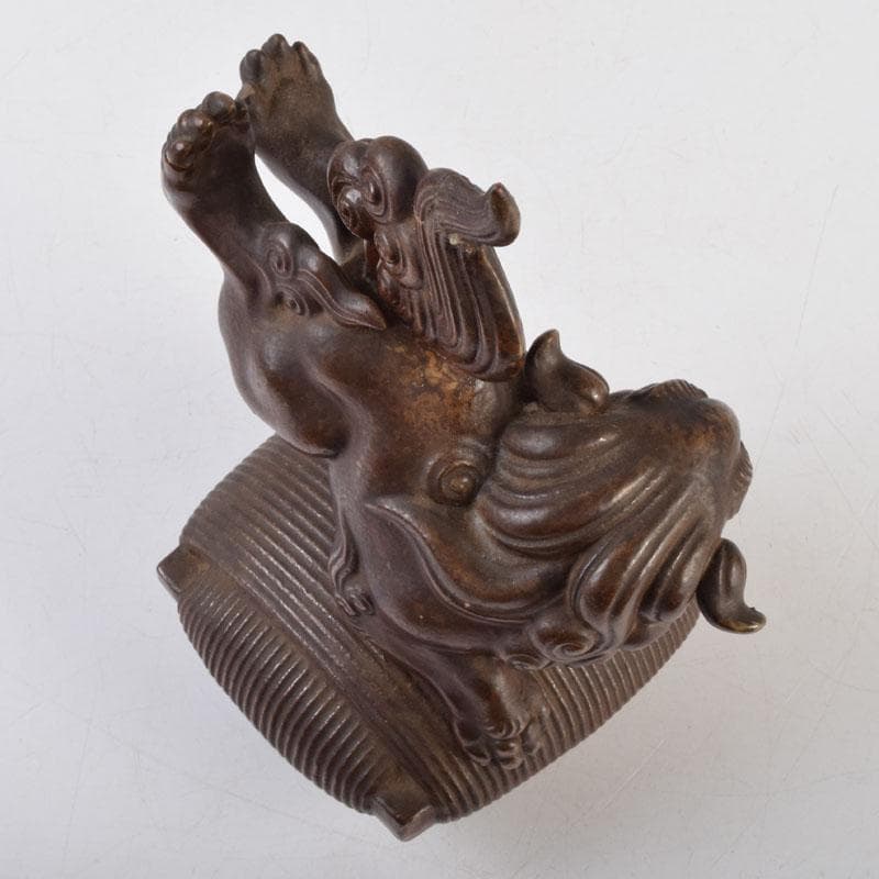 中国　紫砂　朱泥　獅子　置物　在銘　V　8929