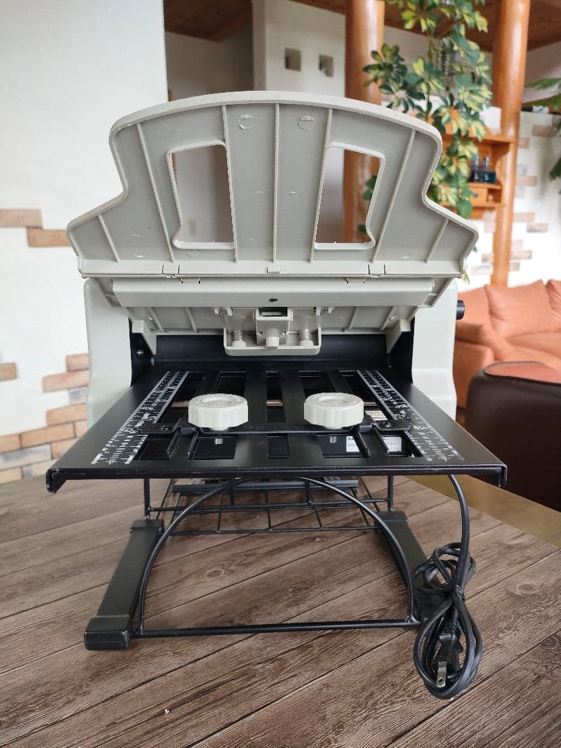 ダーレー　DAHLE　卓上型自動紙折り機 LF283NS　訳あり