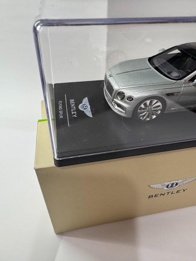 正規品　現行型　BENTLEY Fling spur 1/43 ミニカー