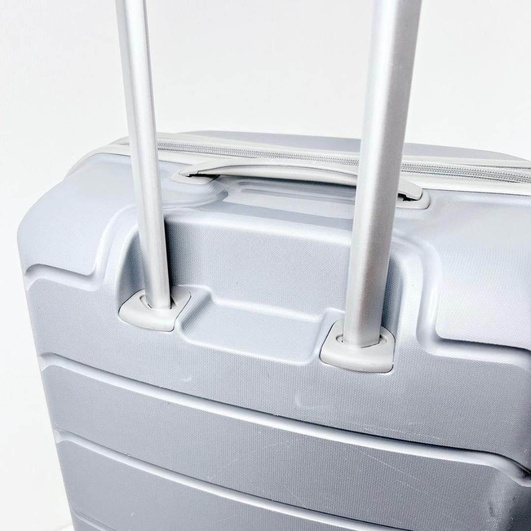 サムソナイト　 freeform フリーフォーム　ライトグレー　スーツケース
