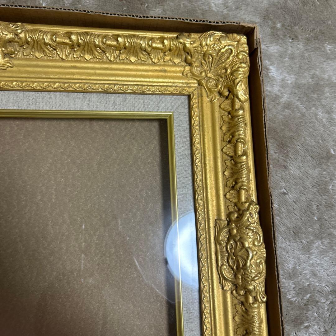 金色 装飾的な油彩額縁 大きめ 8号