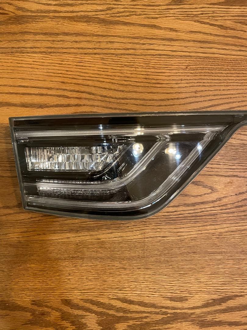 ハリアー60 テールランプ　テールレンズ　左側(助手席)