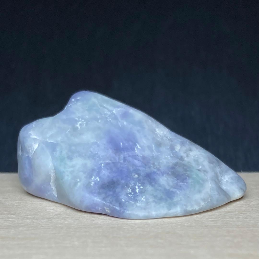 糸魚川翡翠　深い紫　ラベンダー翡翠　翡翠輝石　原石　13.8ｇ