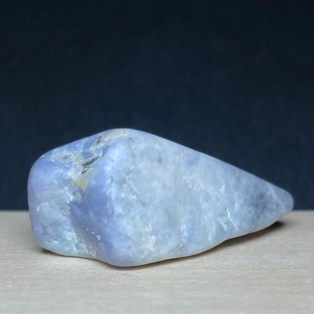 糸魚川翡翠　深い紫　ラベンダー翡翠　翡翠輝石　原石　13.8ｇ