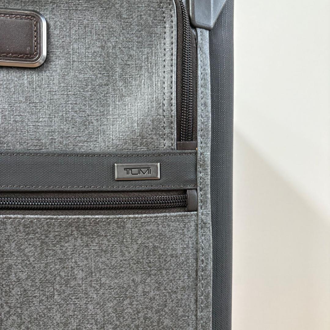 美品　TUMI Alpha 2 キャリーケース　キャリーバッグ　4輪　35L相当