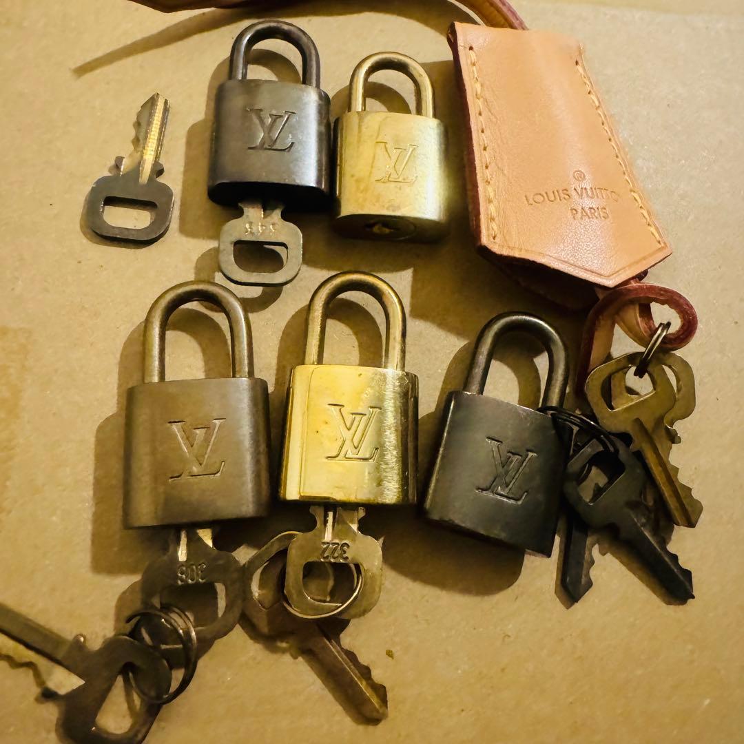 ルイヴィトン　カデナ　鍵　5点　セット クロシェット