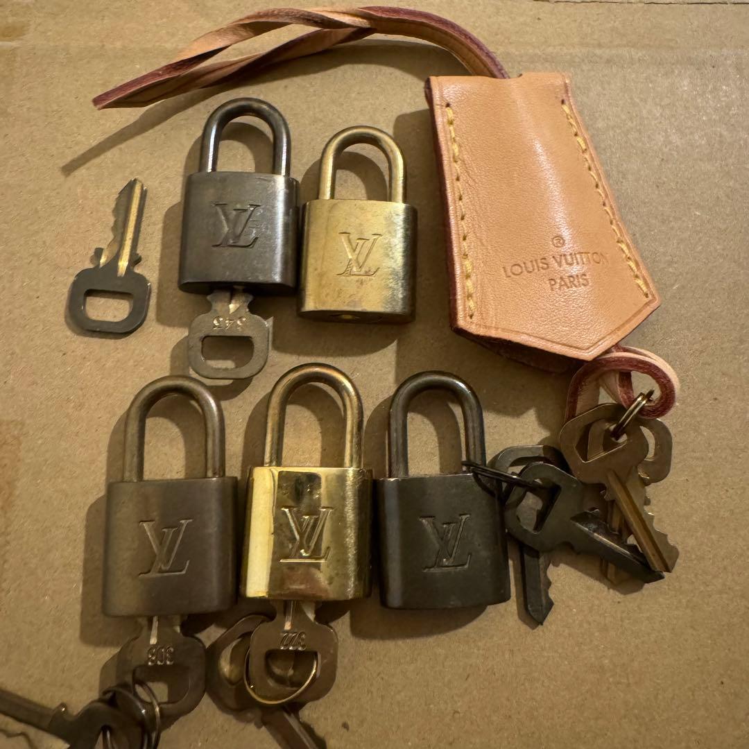 ルイヴィトン　カデナ　鍵　5点　セット クロシェット