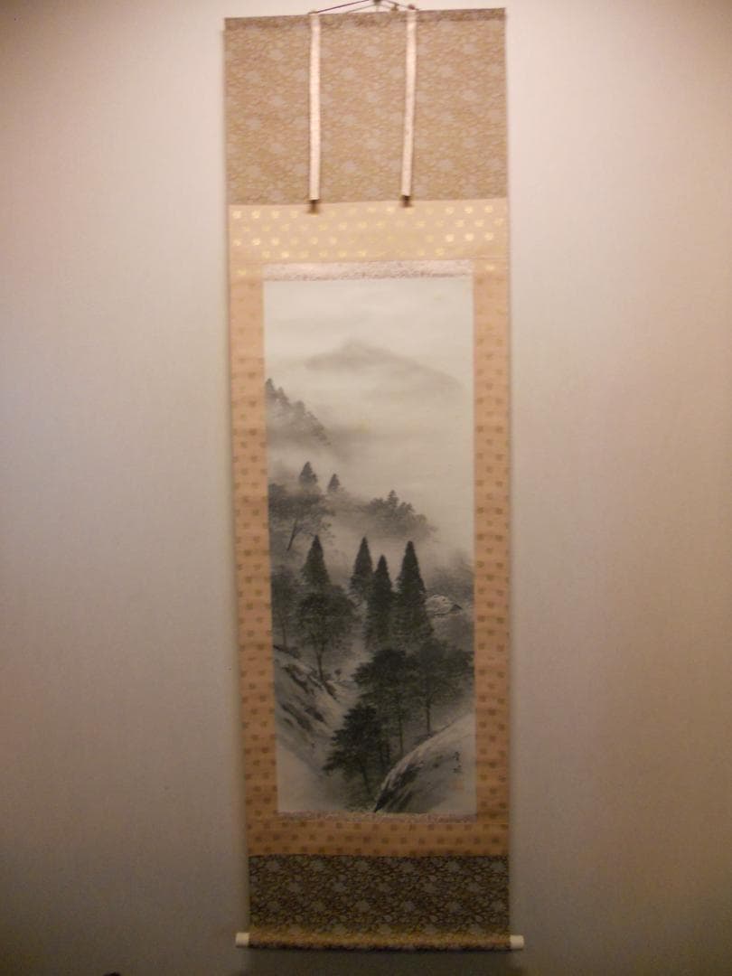 掛け軸 青楓 水墨山水 絹本 希少 軸装 茶道具 掛軸 美品 です。