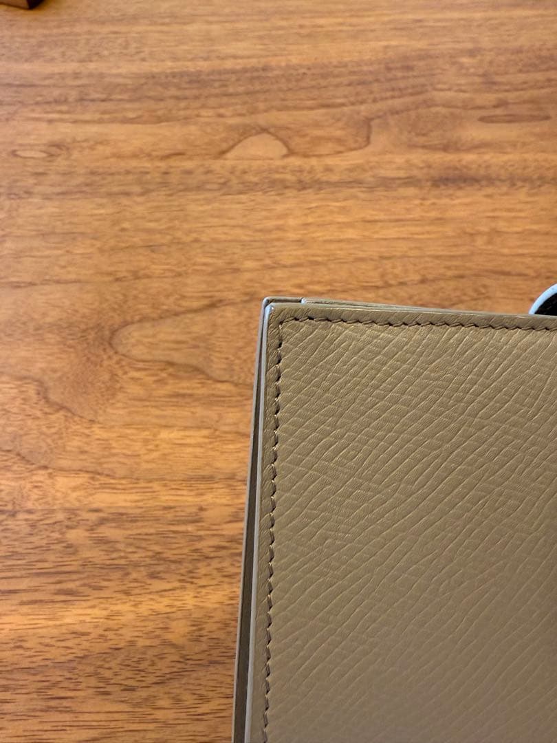 【美品　箱付き】セリーヌ ミディアム ストラップ ウォレット