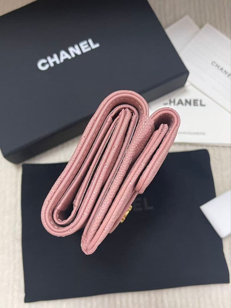 シャネル　三つ折り財布