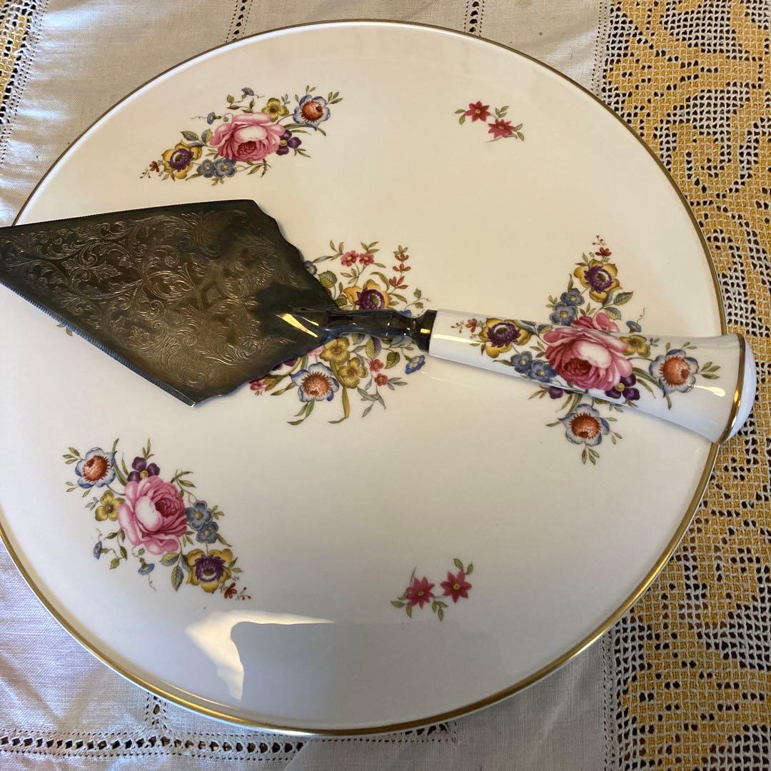 お値下げ　ロイヤルウースターのケーキ皿とサーバーのセット