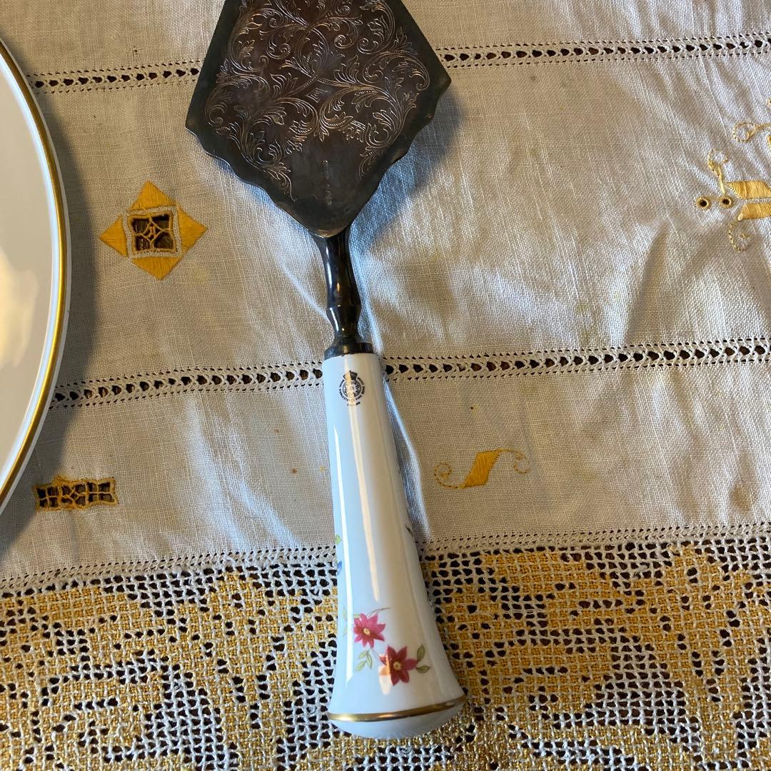 お値下げ　ロイヤルウースターのケーキ皿とサーバーのセット