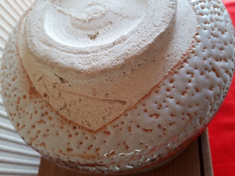 佐々木八十二の鼠志野茶碗